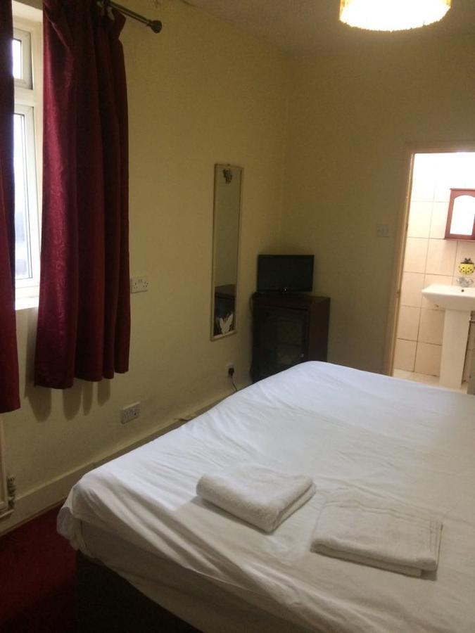Harrow Bed & Breakfast Buitenkant foto