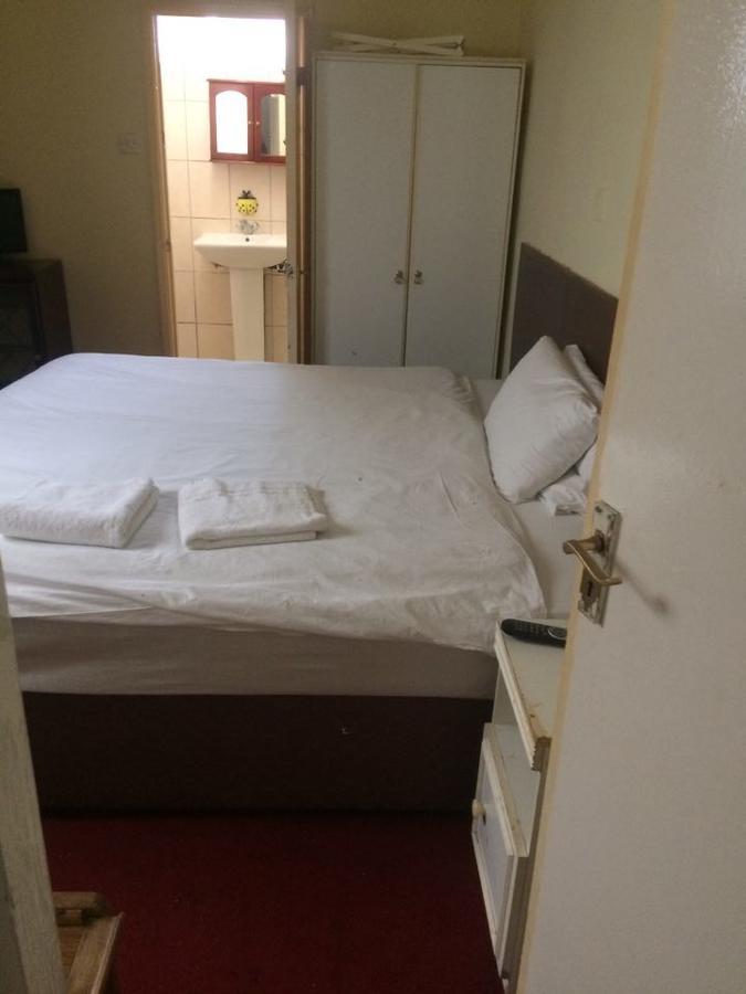 Harrow Bed & Breakfast Buitenkant foto